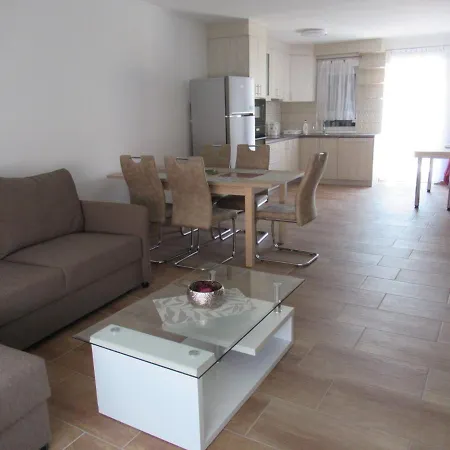 Belvarosi Emeleti Apartman Keszthelyen Keszthely