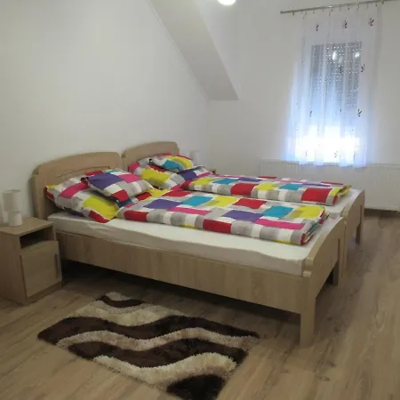 Belvarosi Emeleti Apartman Keszthelyen Apartment